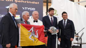Tarsus, “Turizmin Oscar’ı” Golden Apple Ödülüne Layık Görüldü