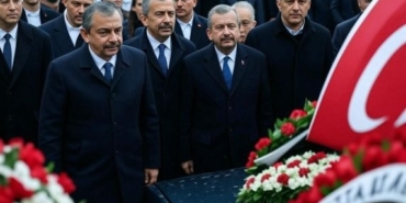 Sirri Sureyya Onder Son Yolculuguna Ugurlandi