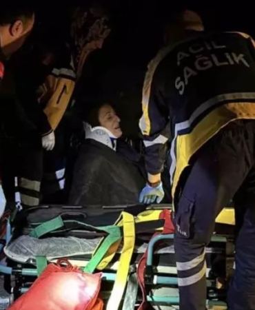 TEM Otoyolu'nda Tüp Yüklü Kamyon ile Minibüs Çarpıştı